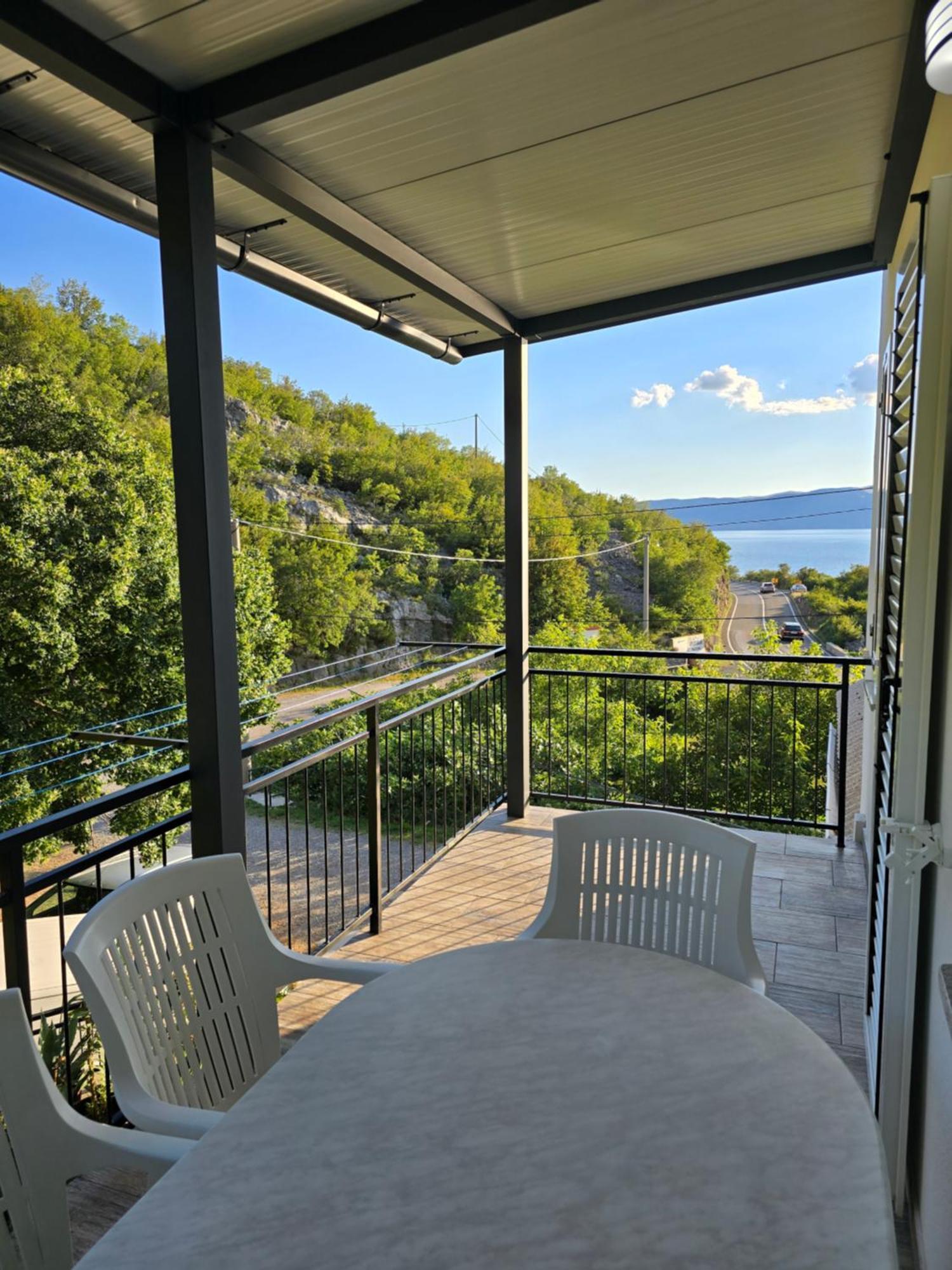 Apartments Mladenka Senj  Eksteriør bilde