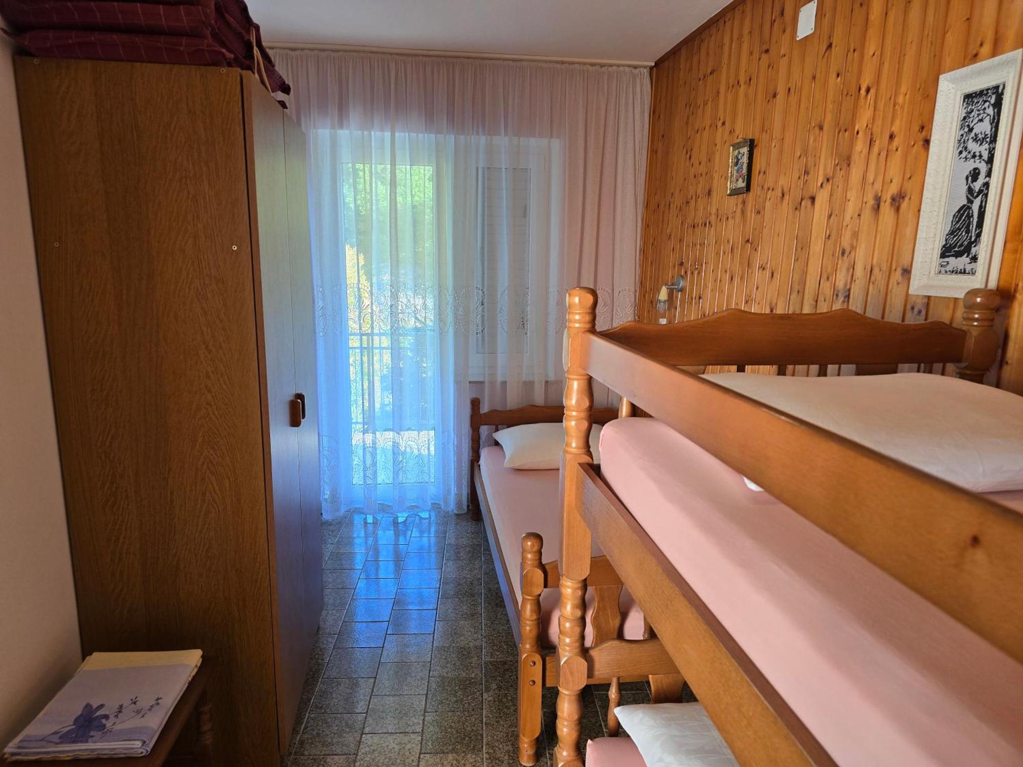 Apartments Mladenka Senj  Eksteriør bilde