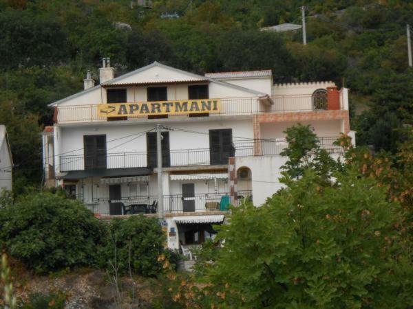 Apartments Mladenka Senj  Eksteriør bilde