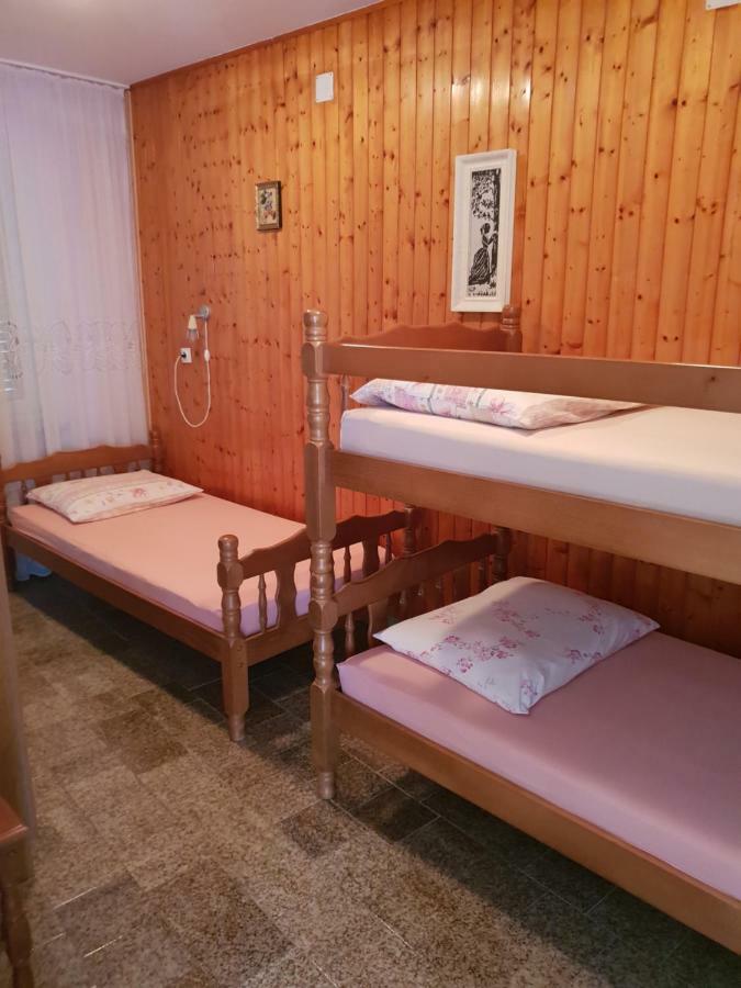 Apartments Mladenka Senj  Eksteriør bilde